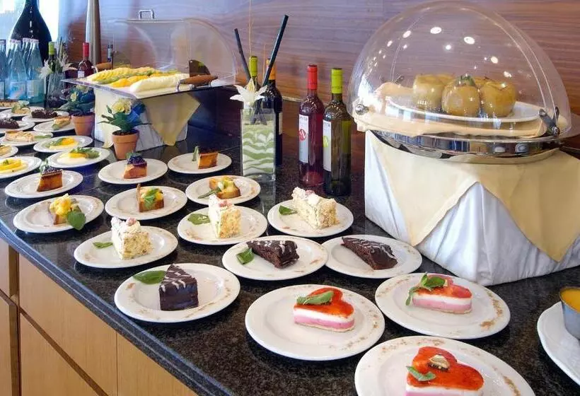 Отель Evenia Rossello