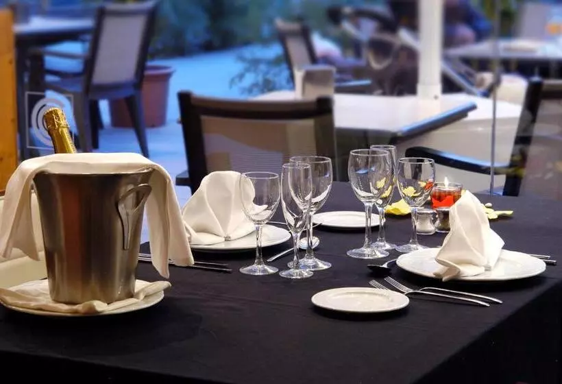 Отель Evenia Rossello