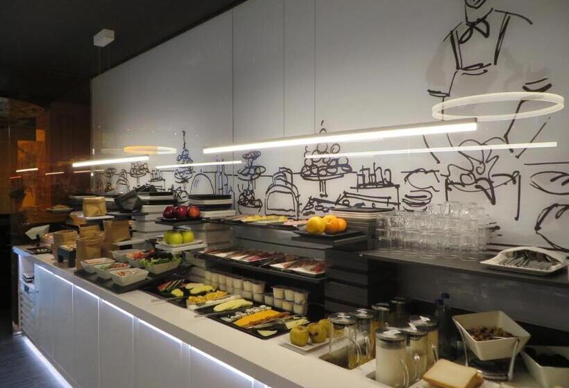 هتل Evenia Rossello