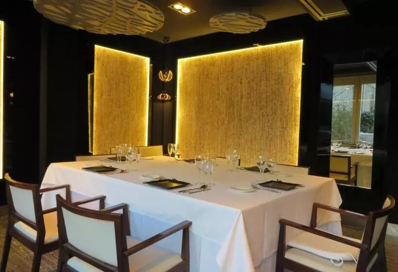 Отель Evenia Rossello