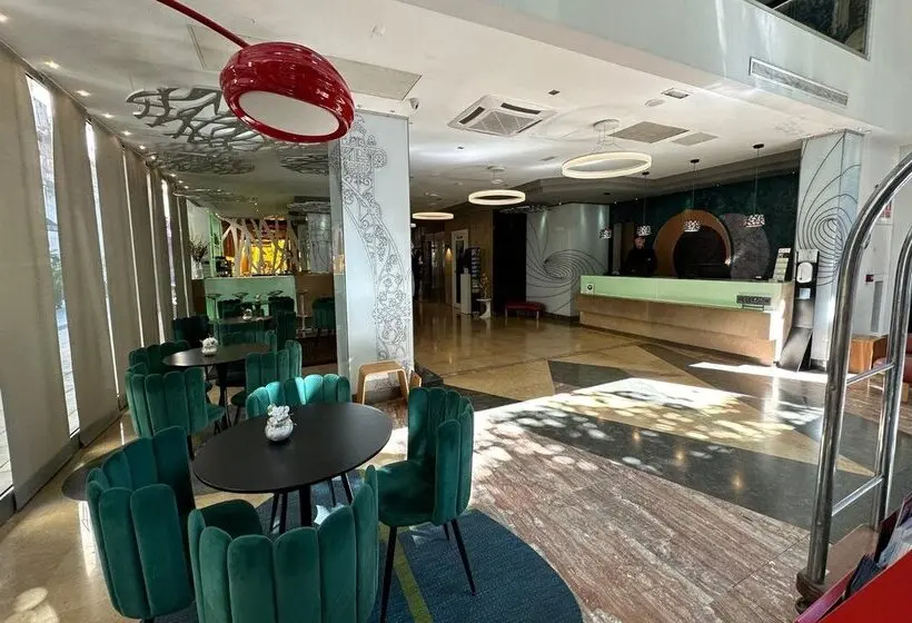 هتل Evenia Rossello