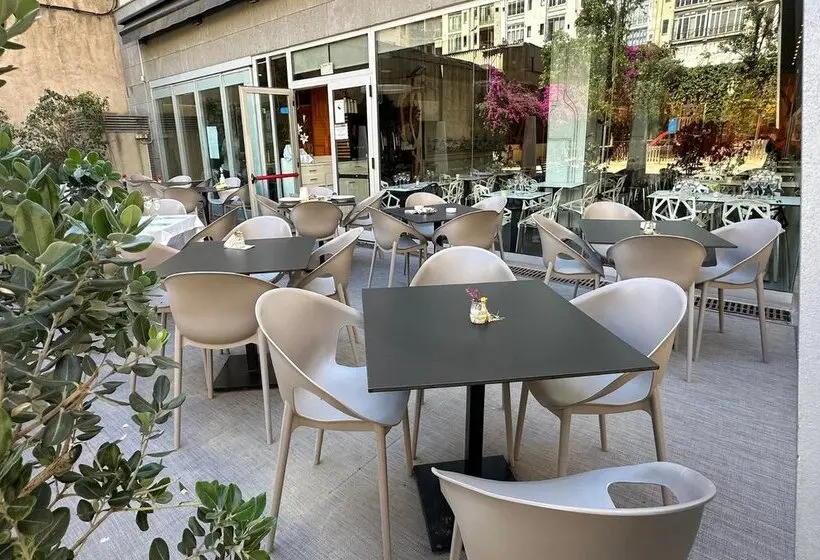 هتل Evenia Rossello