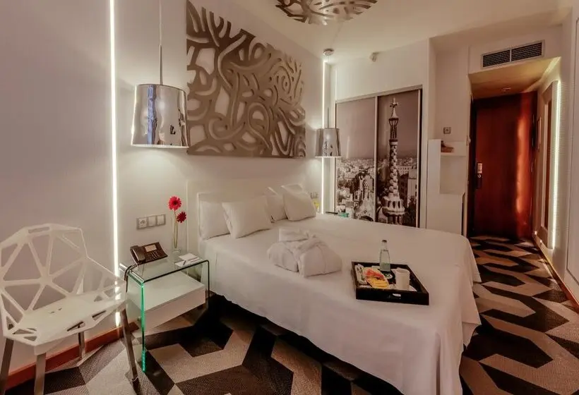 هتل Evenia Rossello