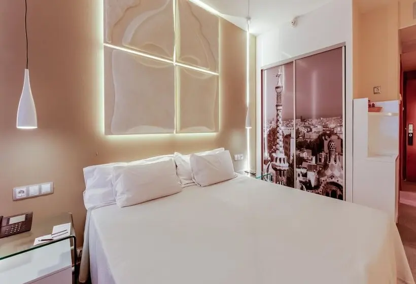 هتل Evenia Rossello