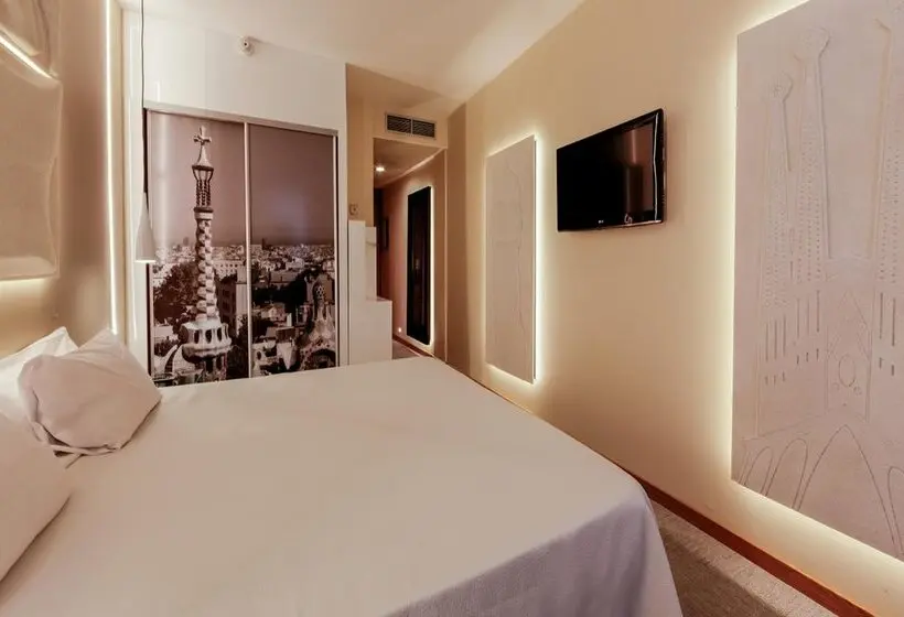 هتل Evenia Rossello