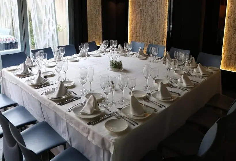 هتل Evenia Rossello