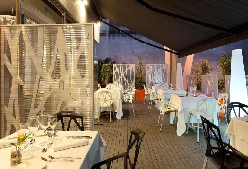 هتل Evenia Rossello