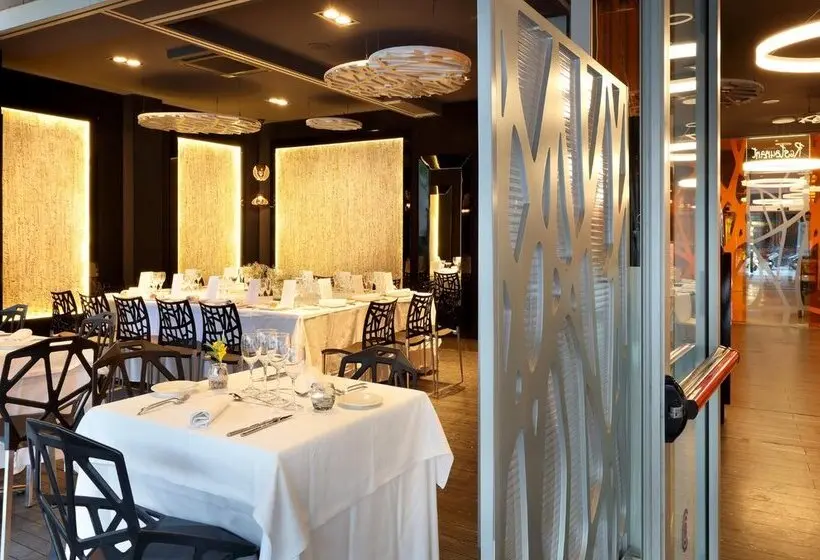 هتل Evenia Rossello