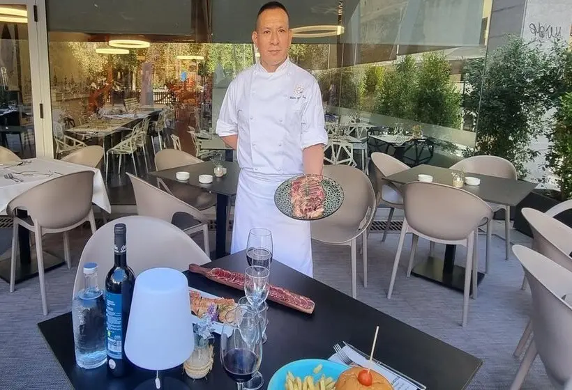 هتل Evenia Rossello