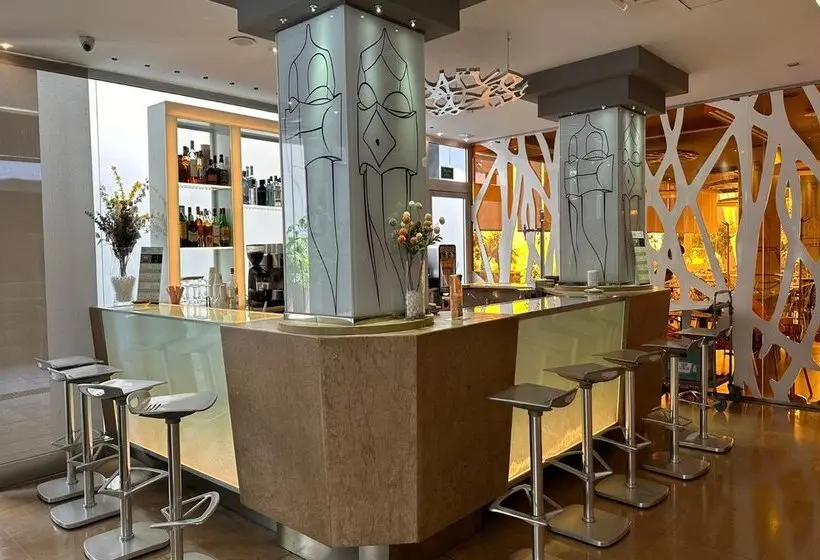 هتل Evenia Rossello