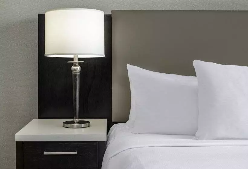 ホテル Hilton Vancouver Metrotown