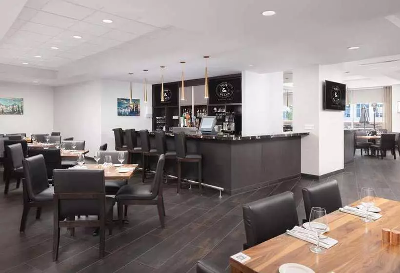 ホテル Hilton Vancouver Metrotown