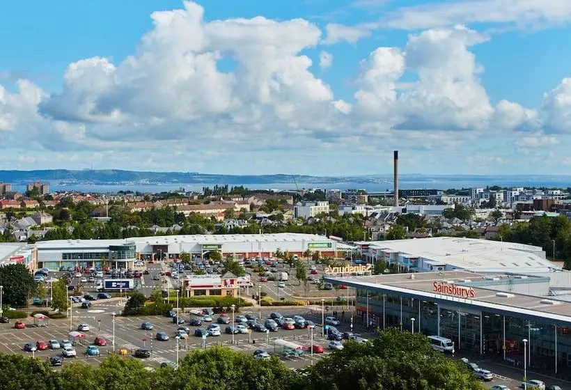 Отель Holiday Inn Express Edinburgh City West, An Ihg