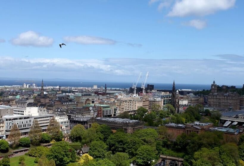 هتل Holiday Inn Express Edinburgh City West, An Ihg