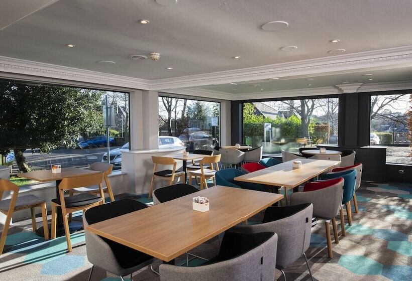 هتل Holiday Inn Express Edinburgh City West, An Ihg