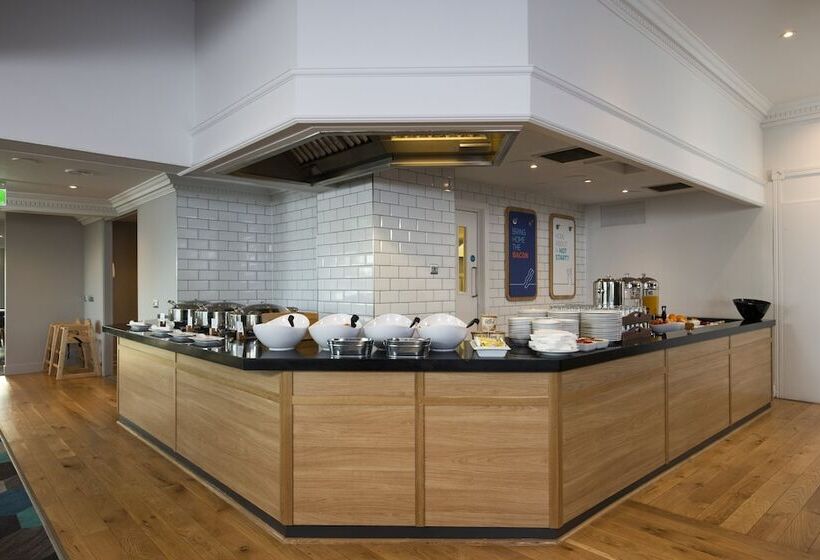 هتل Holiday Inn Express Edinburgh City West, An Ihg