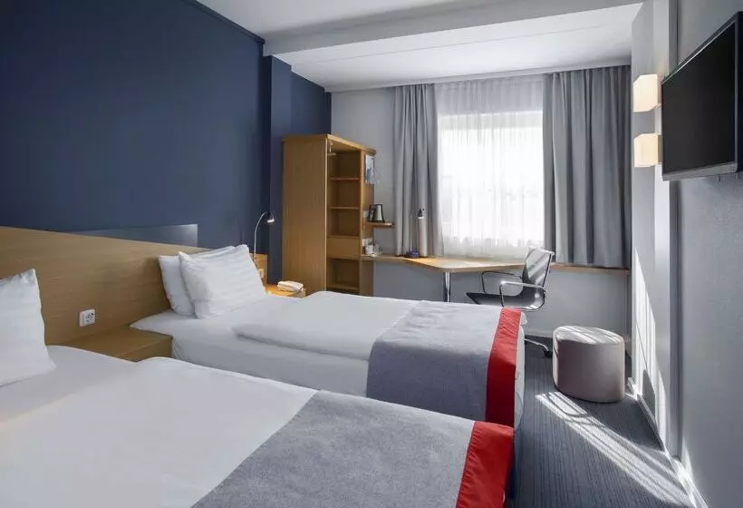 호텔 Holiday Inn Express Frankfurt Airport, An Ihg