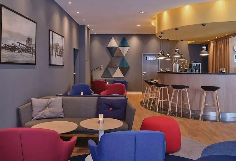 호텔 Holiday Inn Express Frankfurt Airport, An Ihg