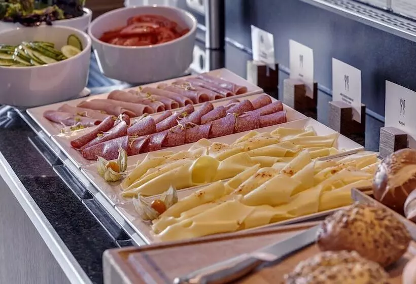 호텔 Holiday Inn Express Frankfurt Airport, An Ihg