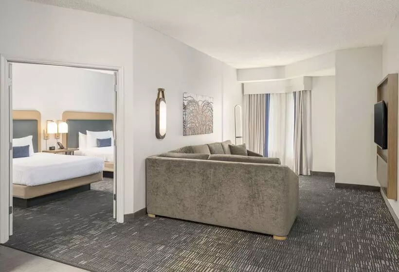 هتل Homewood Suites By Hilton New Orleans