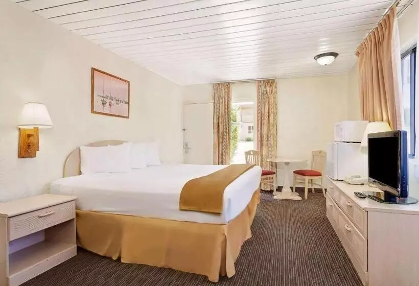 هتل Knights Inn Page