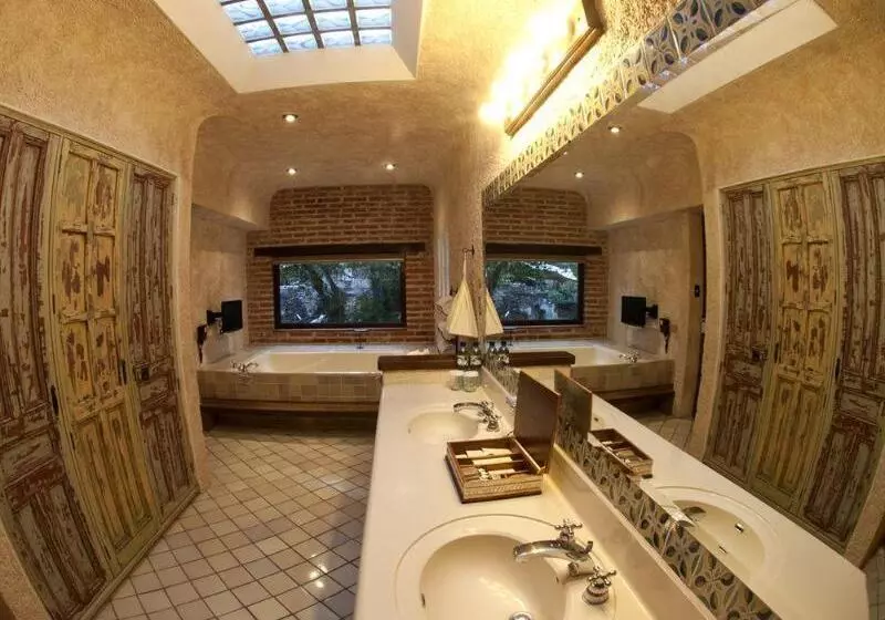 هتل Museo Spa Casa Santo Domingo