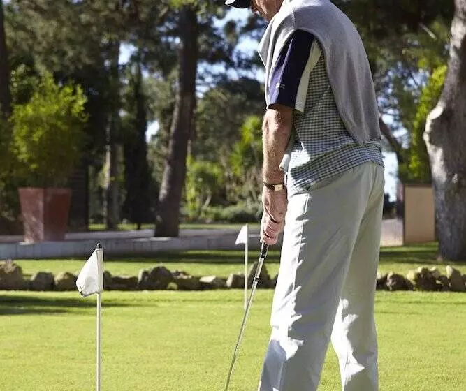 בית מלון כפרי Portobay Falesia