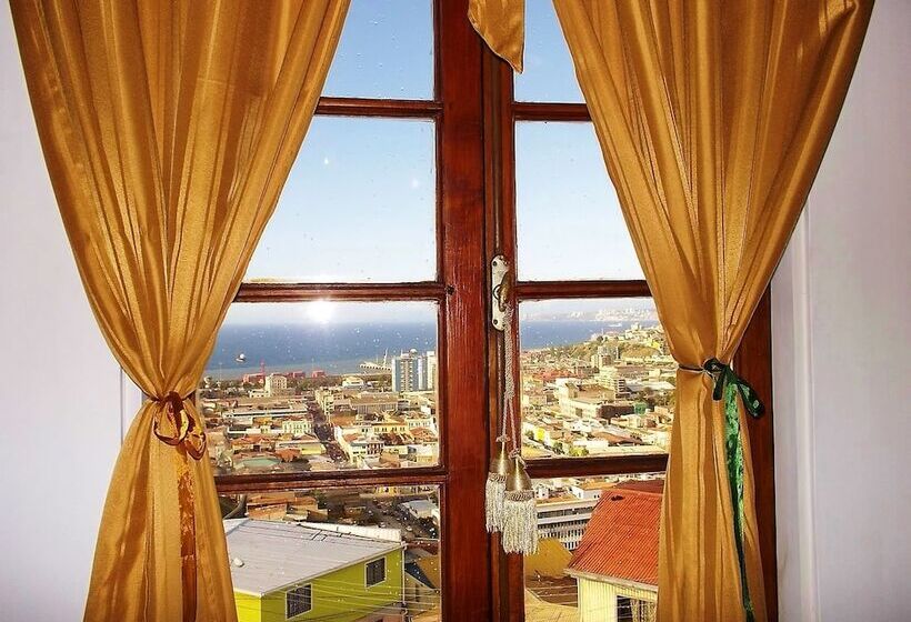 هتل The Grand House