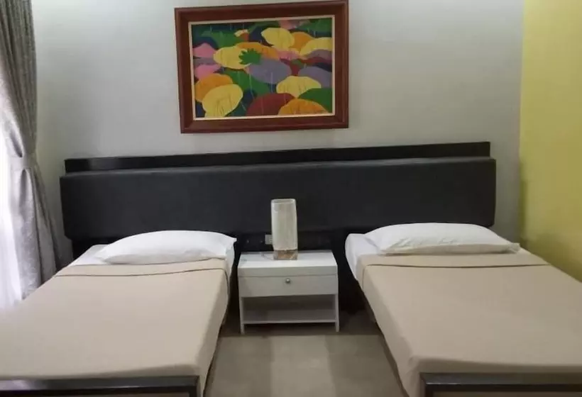 Retkeilymaja Royale House Hotel Davao Powered By Cocotel