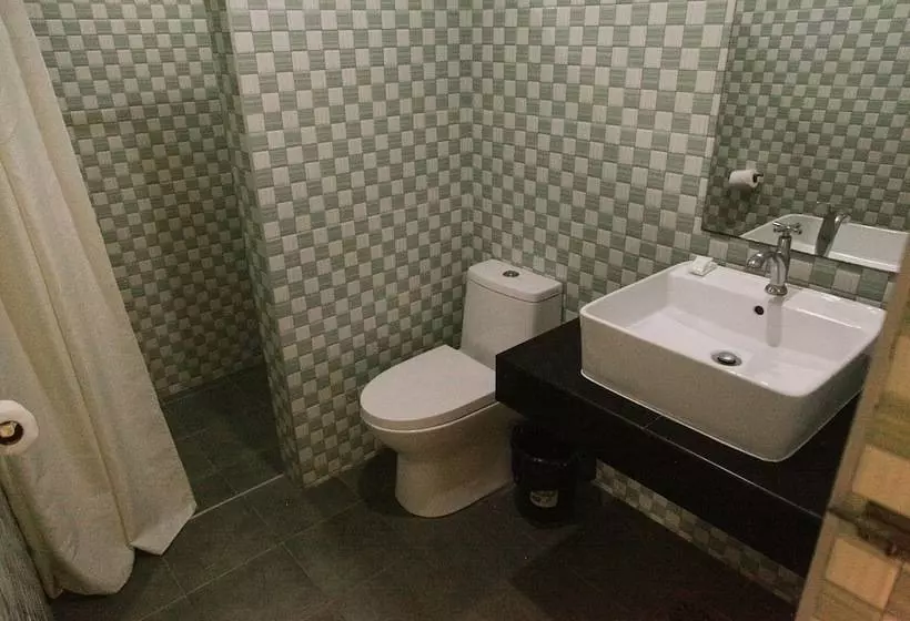 Retkeilymaja Royale House Hotel Davao Powered By Cocotel