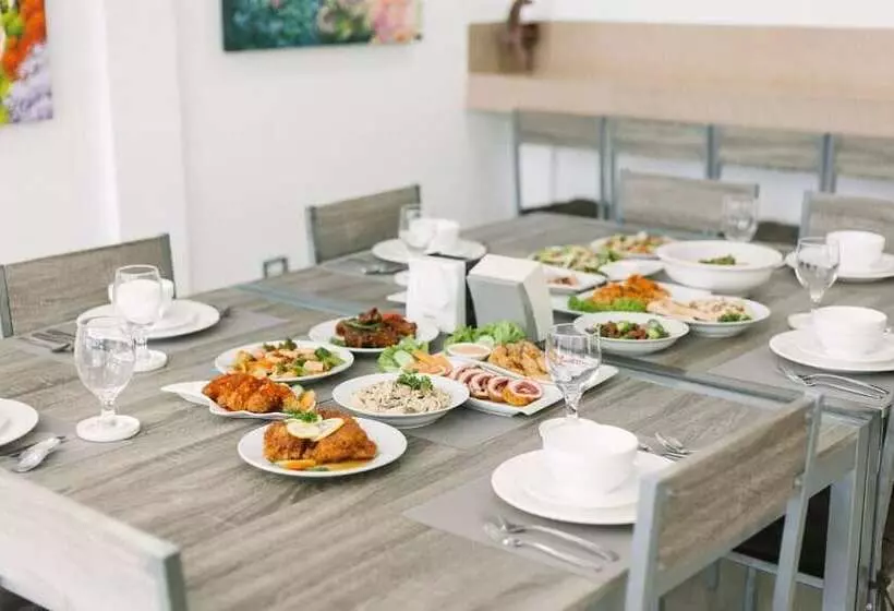 Retkeilymaja Royale House Hotel Davao Powered By Cocotel