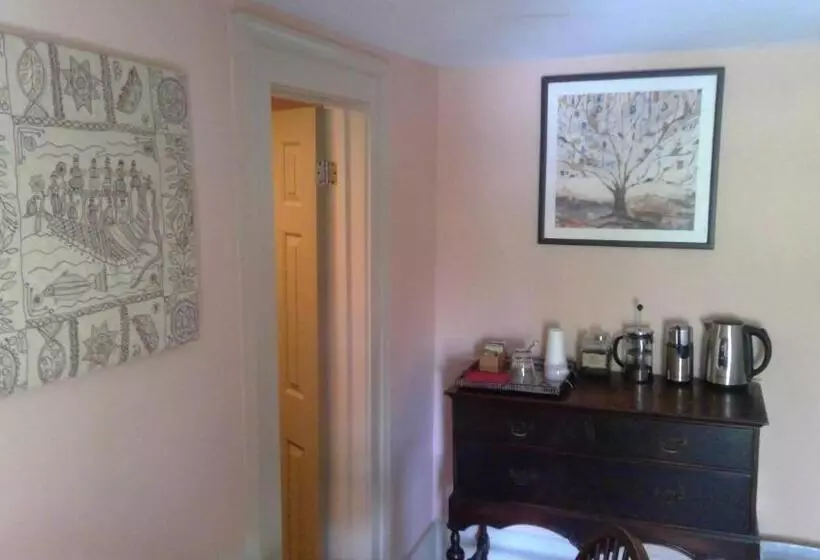 Bliss Point Farm And B&b, Llc