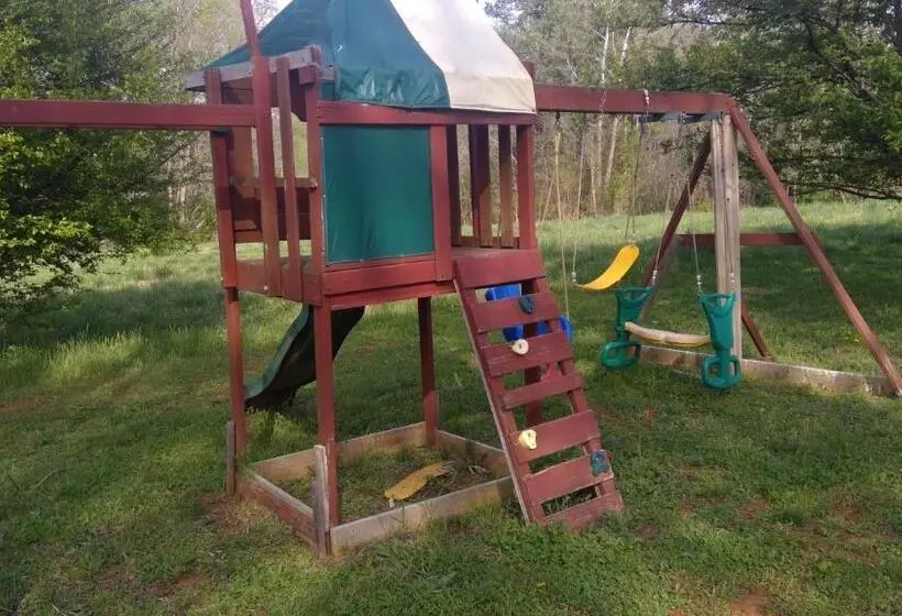 Bliss Point Farm And B&b, Llc