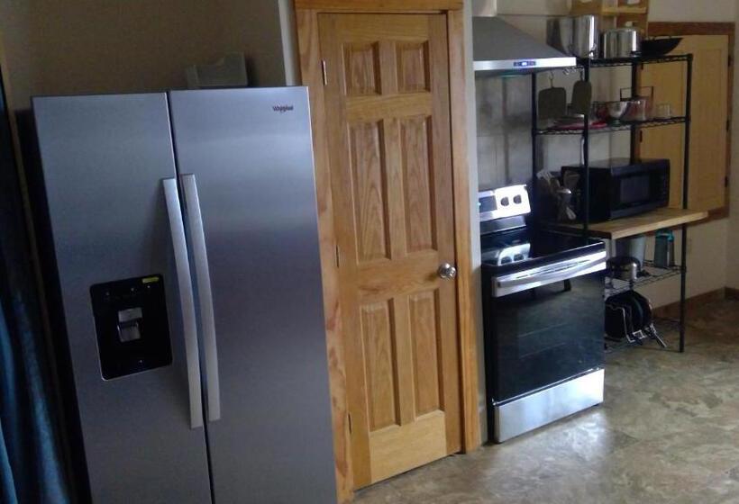 Bliss Point Farm And B&b, Llc