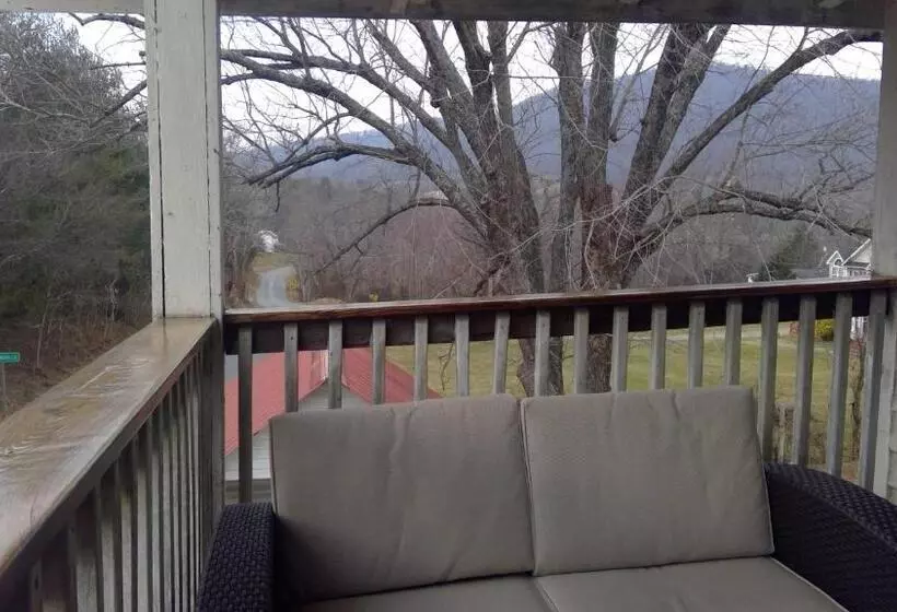 Bliss Point Farm And B&b, Llc