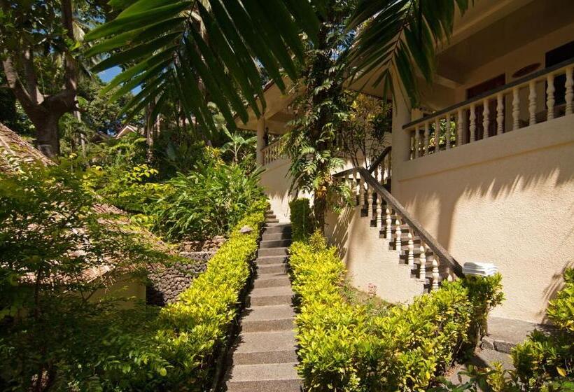 Easy Diving And Beach Resort