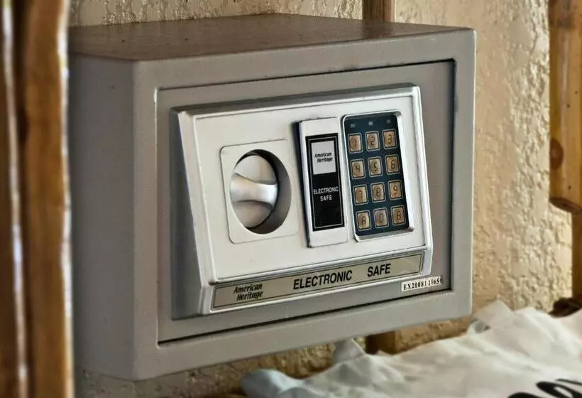 Easy Diving And Beach Resort