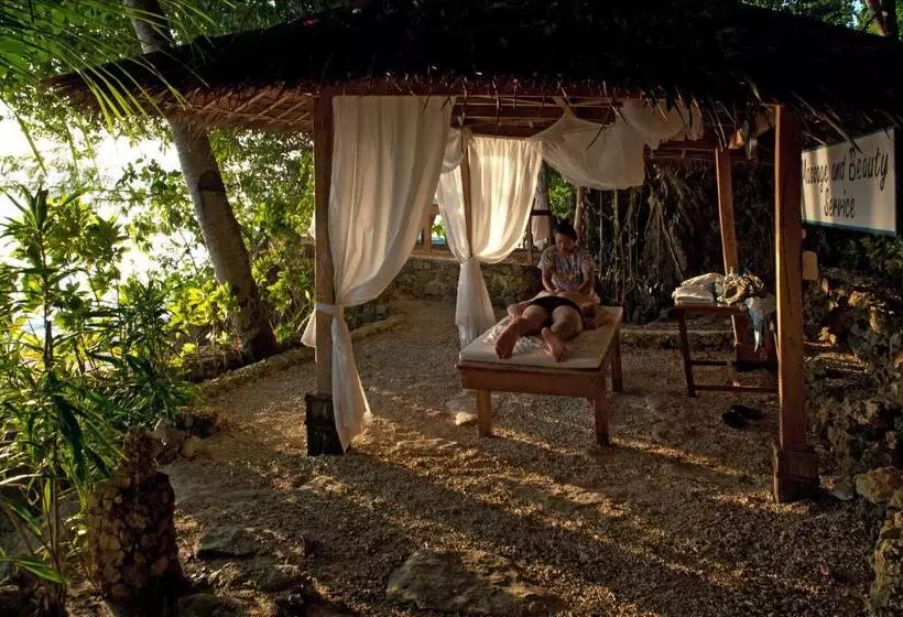 Easy Diving And Beach Resort