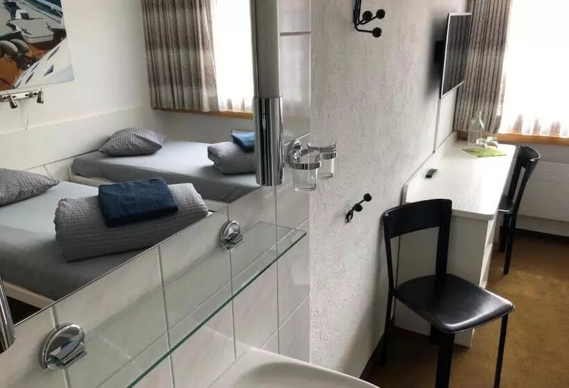 Hotelli Catrina Lodge