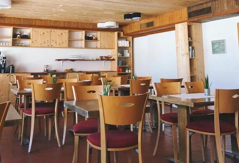 Hotelli Catrina Lodge