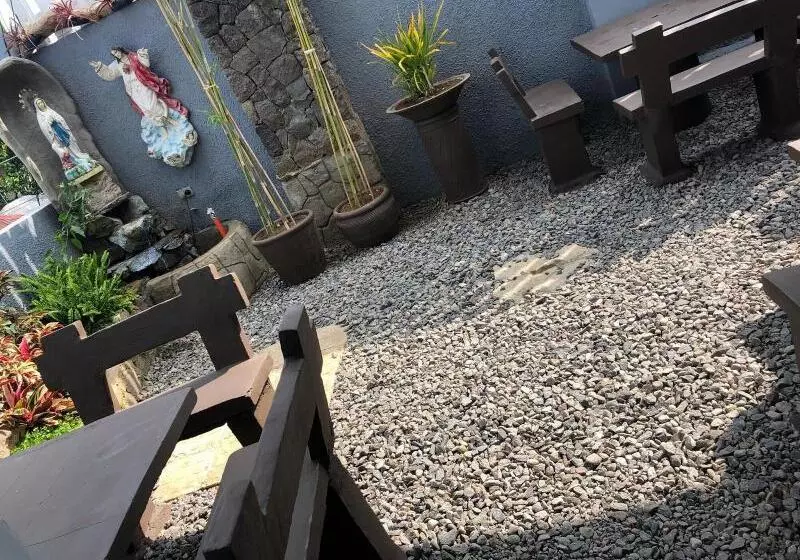 Hotelli Reddoorz Premium At The Grand Peninsula Suites