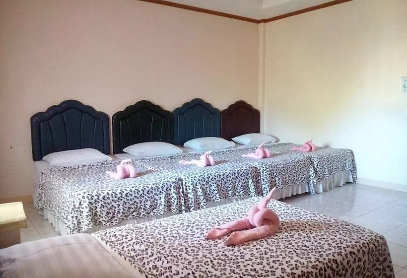 Hotelli Nautilus Islands  View Lodge
