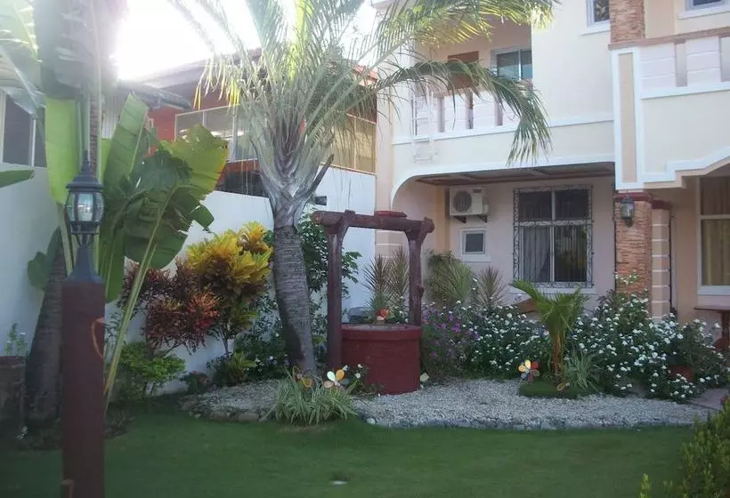 Hotelli Nautilus Islands  View Lodge