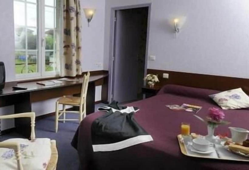 Отель Auberge Des Vieux Chênes