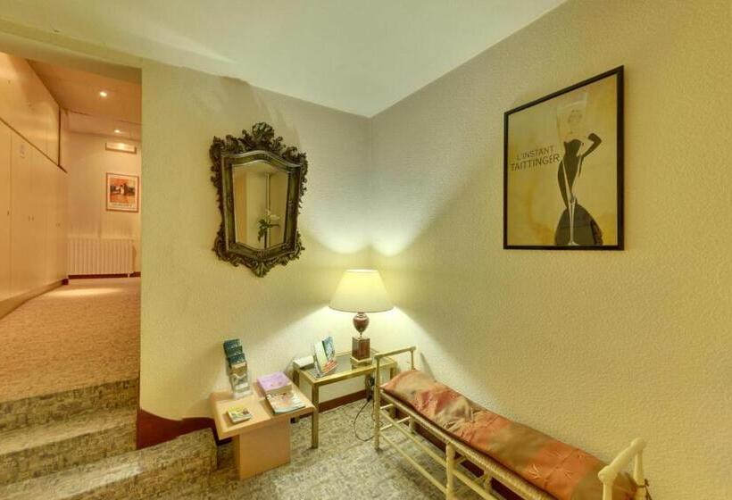 Отель Auberge Des Vieux Chênes