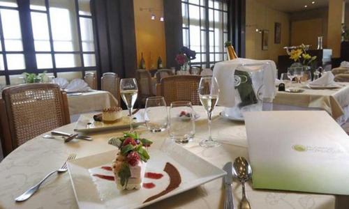 Отель Auberge Des Vieux Chênes