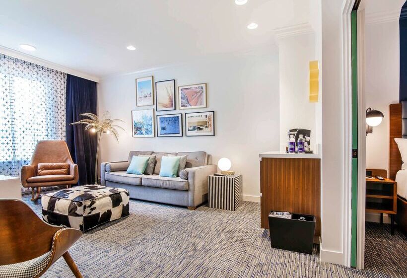 هتل Belmont Vancouver Mgallery