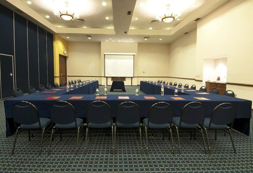 בית מלון כפרי Fiesta Inn Toluca Tollocan