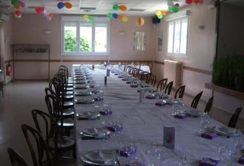 Отель Hôtel Du Commerce