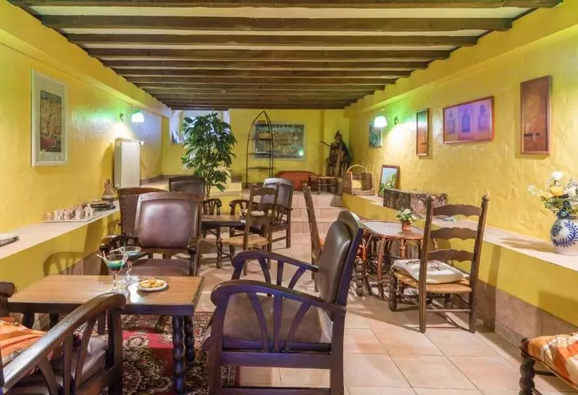 Отель Hôtel Du Val D Aure